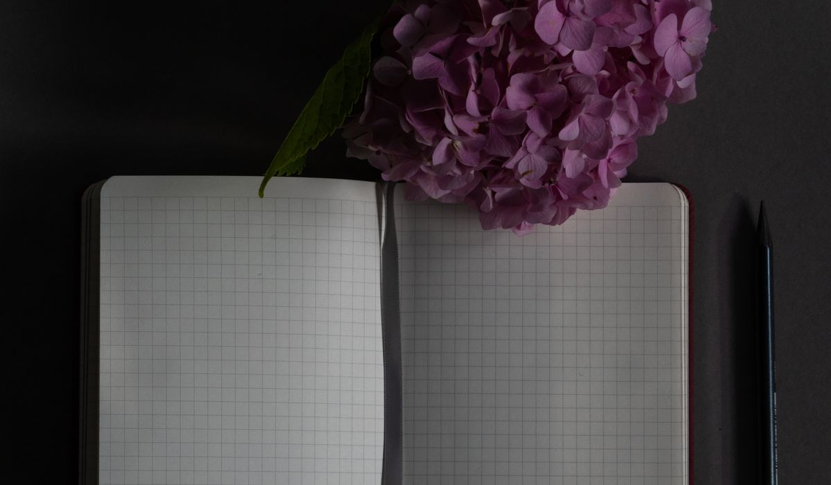 Finding Fresh Similes for Familiar Emotions